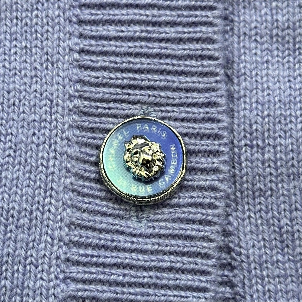 Chanel Cashmere Cardigan Short Sleeve Sweater Logo Lion Buttons Purple Size 36 - Picture 3 of 8